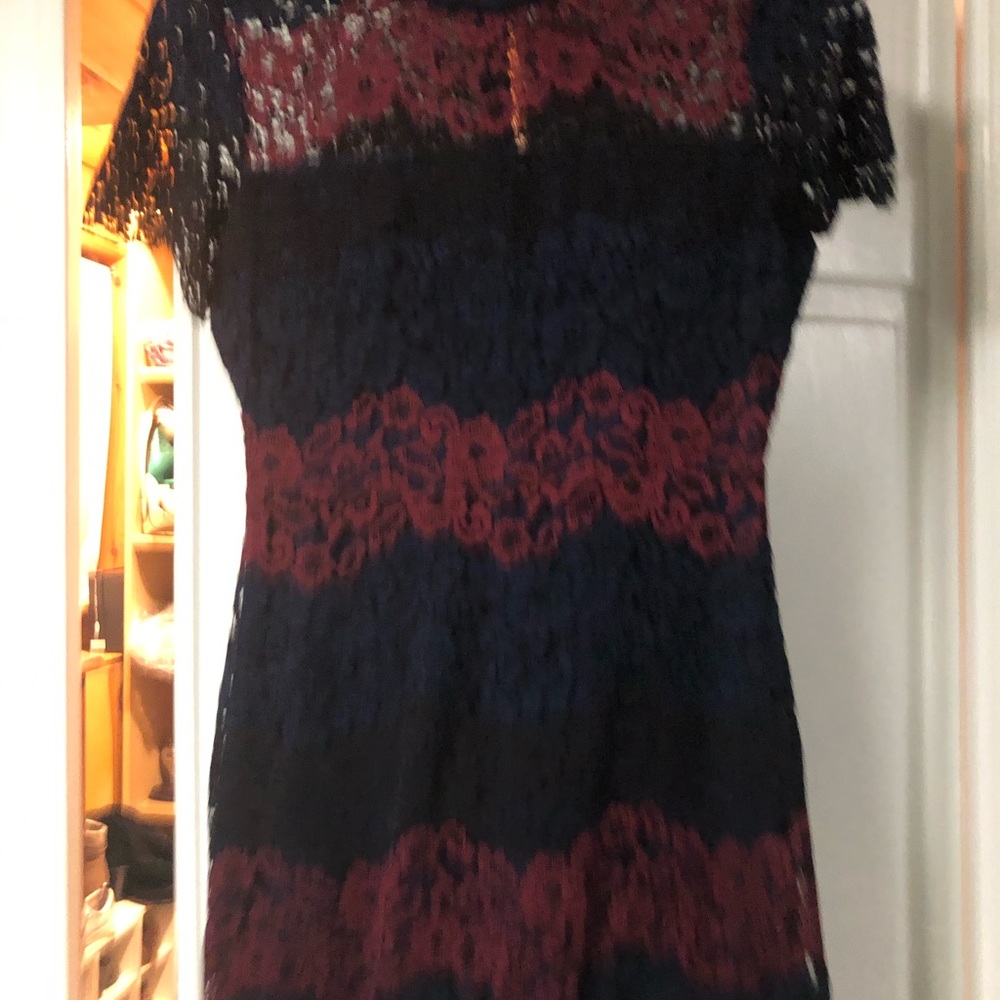 Express lace dress - Picture 7 of 9